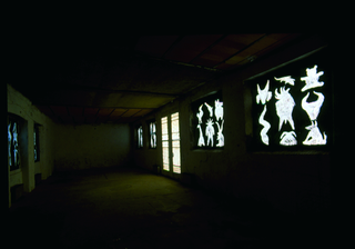 Paolo Canevari, Disegno, Tempera su vetro delle sette finestre, veduta dell’installazione