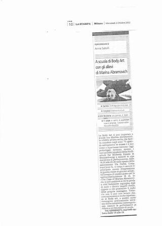 Recensione di Anna Satolli su La Stampa, 2 ottobre 2002.