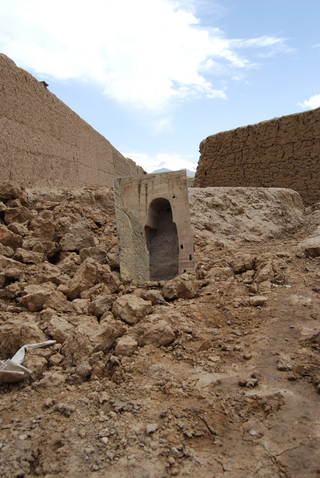 William Cobbing, Man in the Planet, Bamiyan Mirror, 2009
fotografia c-type