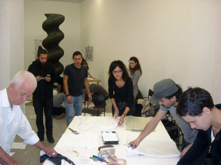 Kim Jones, residenza, mostra e workshop, Kim Jones e gli artisti del workshop