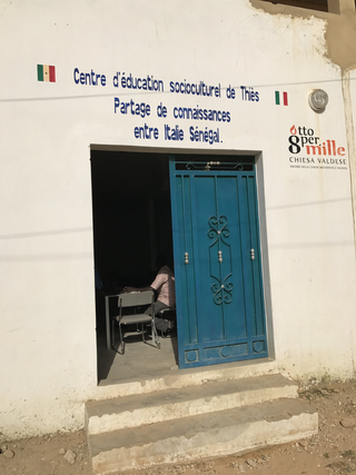 Intercultura - Capitolo 12 Ricordi di viaggio, Centro di Educazione Socioculturale di Thies, Condivisione della conoscenza tra Italia e Senegal.
Fondato da Sunugal nel 2017