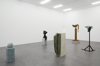 Valentin Carron, Luisant de sueur et de briantine, Installation view Valentin Carron, Kunsthalle Zurich, 2017.
Foto di Stefan Altenburger.