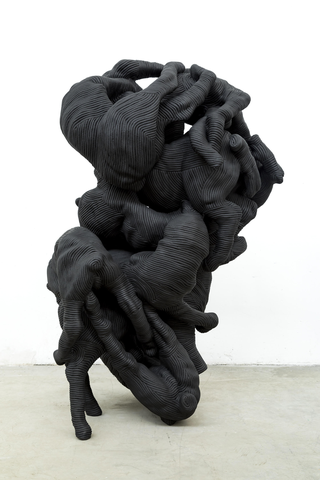 Bonus: Comune Decoro, Paolo Grassino, Grumo, 2016, spugna su resina 163 x 97x 118 cm