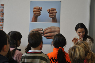 I AM Italy I AM Romania. Autoritratti fotografici dei bambini di Milano e Sighet, Veduta dell'allestimento