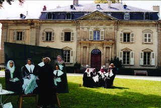 Maja Bajevic, Avanti Popolo, Maja Bajevic, Women at Work — The Observers, 2000, five-day performance / video (8’20”), Château Voltaire, Ferney Voltaire, France, 2000