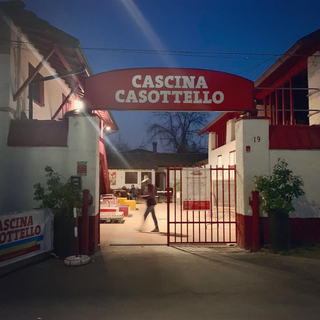 Intercultura - Capitolo 21 Il marchio, L'insegna "Cascina Casottello" nel 2018, prima del cambio di logo