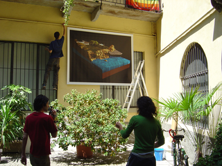 Arrivederci e Grazie, Allestimento dell’opera di Jonatah Manno nel cortile.