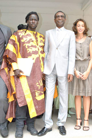 Intercultura - Capitolo 1 Modou Gueye, Modou Gueye con il Ministro della Cultura del Senegal, 2013.