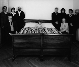 Collezione 2000 - 2010, Linda Fregni Nagler
La falsa famiglia (bianca), 2002
stampa fotografica
30 × 24 PdA 1/5