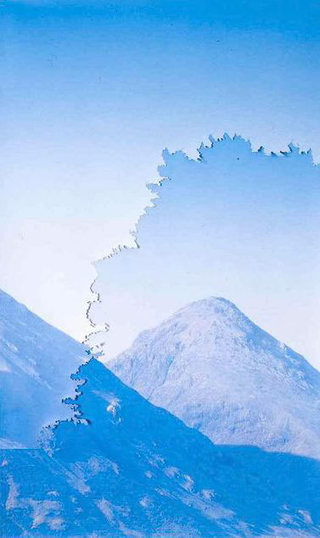 Stefano Arienti, Montagne blu, 2004
(Blue Mountains)
Collages ot of perforated Poster
159 x 96 cm
Foto: Roberto Marossi
Courtesy: Studio Guenzani, Milano 