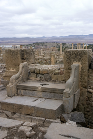 Matheus Chiaratti, Fortuna Balnearis, Un antica toilet Romana in Timgad, Algeria