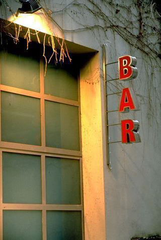 Maurizio Cattelan, Bar Bocconi, 1997
Steel, plexiglass, electrical materials
120 x 40 x 10 cm
- Odisseo/Odisseus , Stadio della Vittoria, Bari
Foto di Studio Blu
Courtesy: Galleria Massimo De Carlo, Milano 