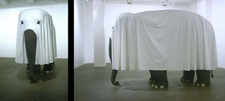 Maurizio Cattelan, Not Afraid of Love, 2000
Polystyrene, resin, paint, fabric
205,7 x 312,4 x 137,2 cm
Foto di Attilio Maranzano
Courtesy: Marian Goodman Gallery, New York 