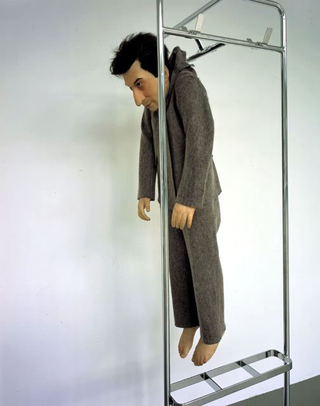 Maurizio Cattelan, La rivoluzione siamo noi, 2000
(We are the revolution)
Wax, glass resin, coat hanger
190 x 50 x 50 cm
Migros Museum, Zürich
Foto di Attilio Maranzano
Courtesy: Marian Goodman Gallery, New York 