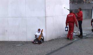 There Must Be Order - Nove artisti dall'Europa centrale, Kamen Stoyanov
Move Your Hands, 2007
still da video