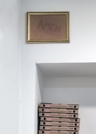 In & Out, Lorenzo Montinaro, Amen, 2022, olio esausto su carta da forno, 30 x 25 cm