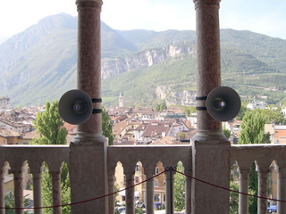 Liliana Moro, Ta Pum, 2009
(2 loundspeakers)
Castello del Buonconsiglio, Trento
Courtesy: Galleria Emy Fontana, Milano 