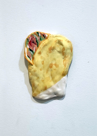 In & Out, Matheus Chiaratti, Piadina Kebab, 2022, ceramica, 17 x 11.5cm