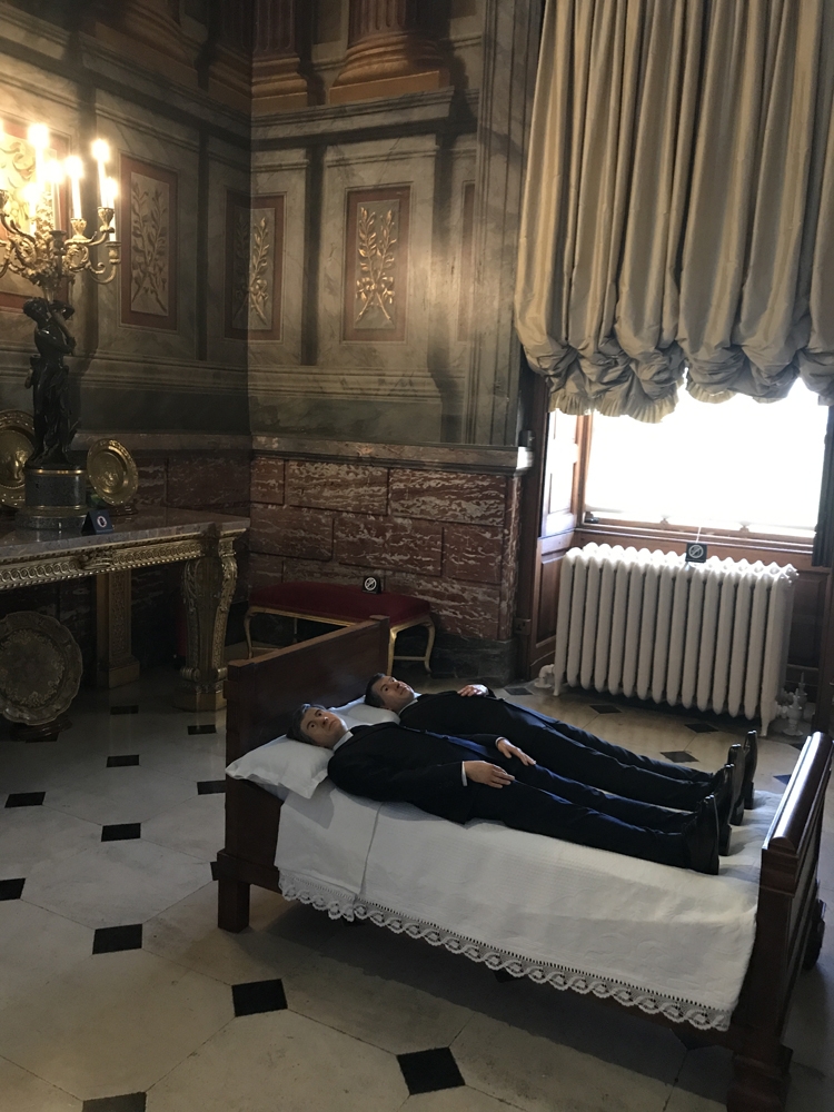 Maurizio Cattelan, We, 2010
Installation view, Blenheim Palace, 2019