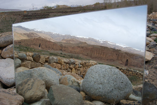 William Cobbing, Man in the Planet, Bamiyan Mirror, 2009
fotografia c-type