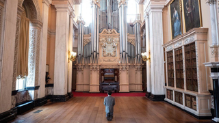 Maurizio Cattelan, Him, Victory is not an option, 2019
Installation view, Blenheim Palace