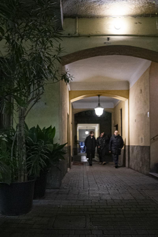 Bonus: Andrea Loi, Sulla Luce